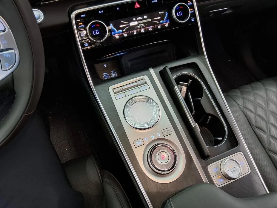 Genesis GV80 — фото 10