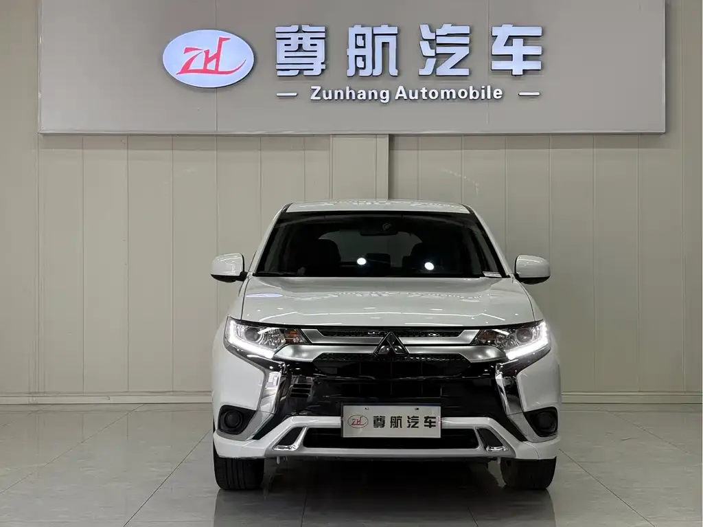 Mitsubishi Outlander — фото 2