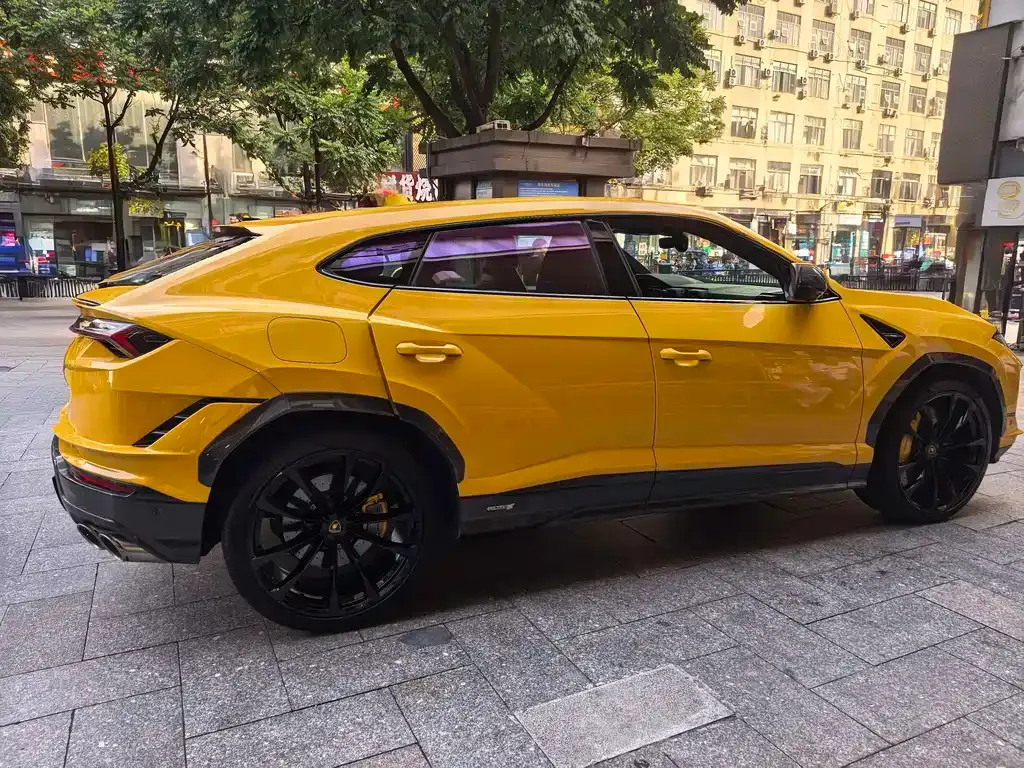 Lamborghini Urus — фото 9