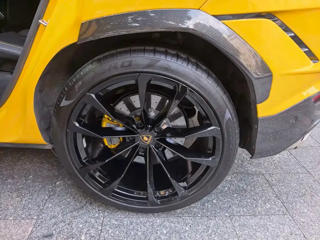 Lamborghini Urus — фото 8