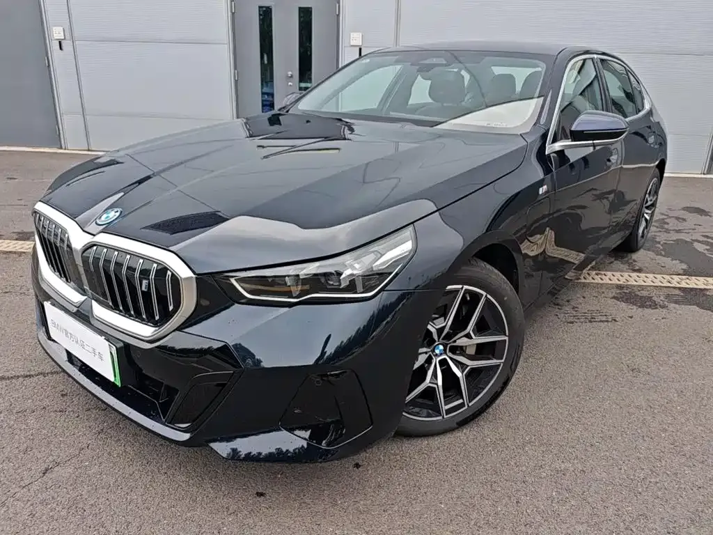 BMW i5 — фото 1
