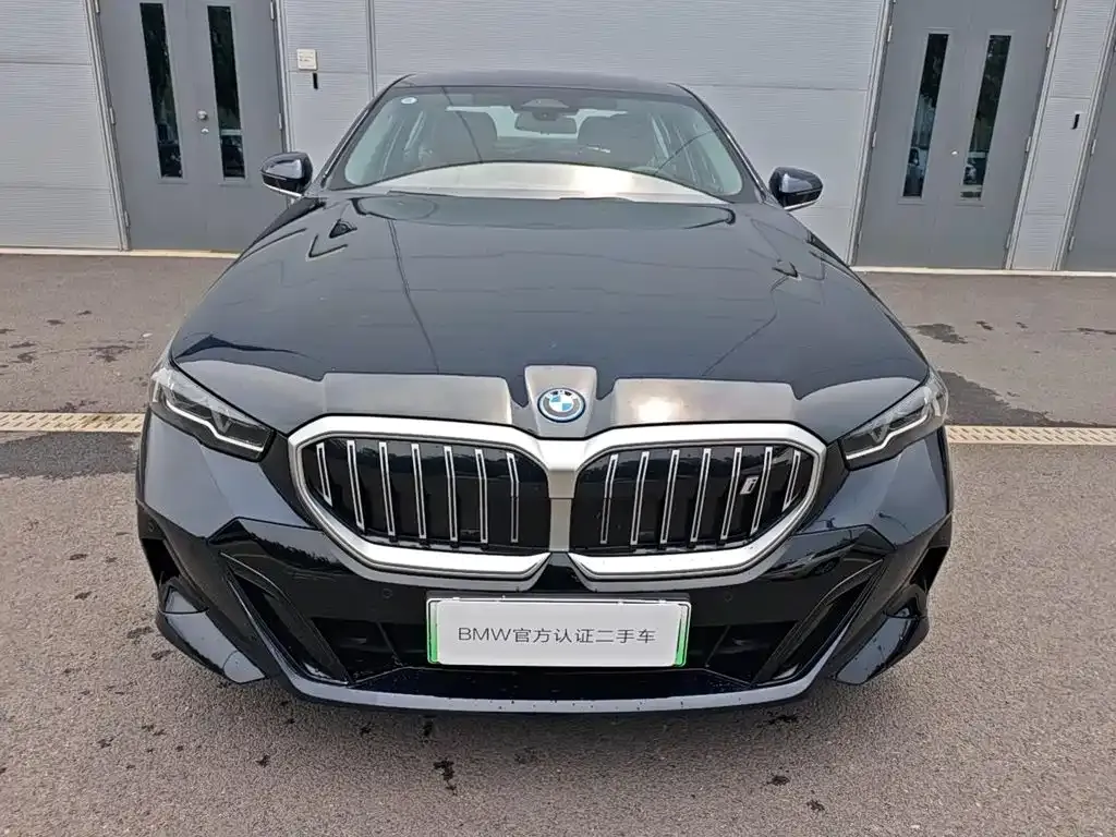 BMW i5 — фото 8