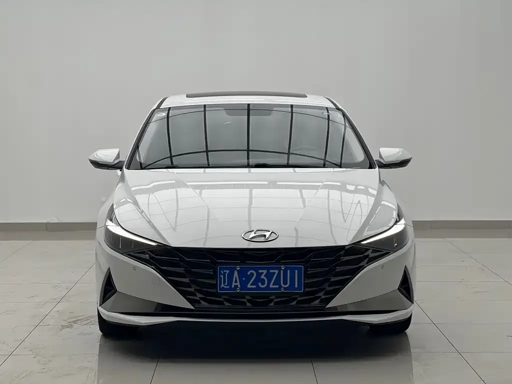 Hyundai Elantra — фото 5