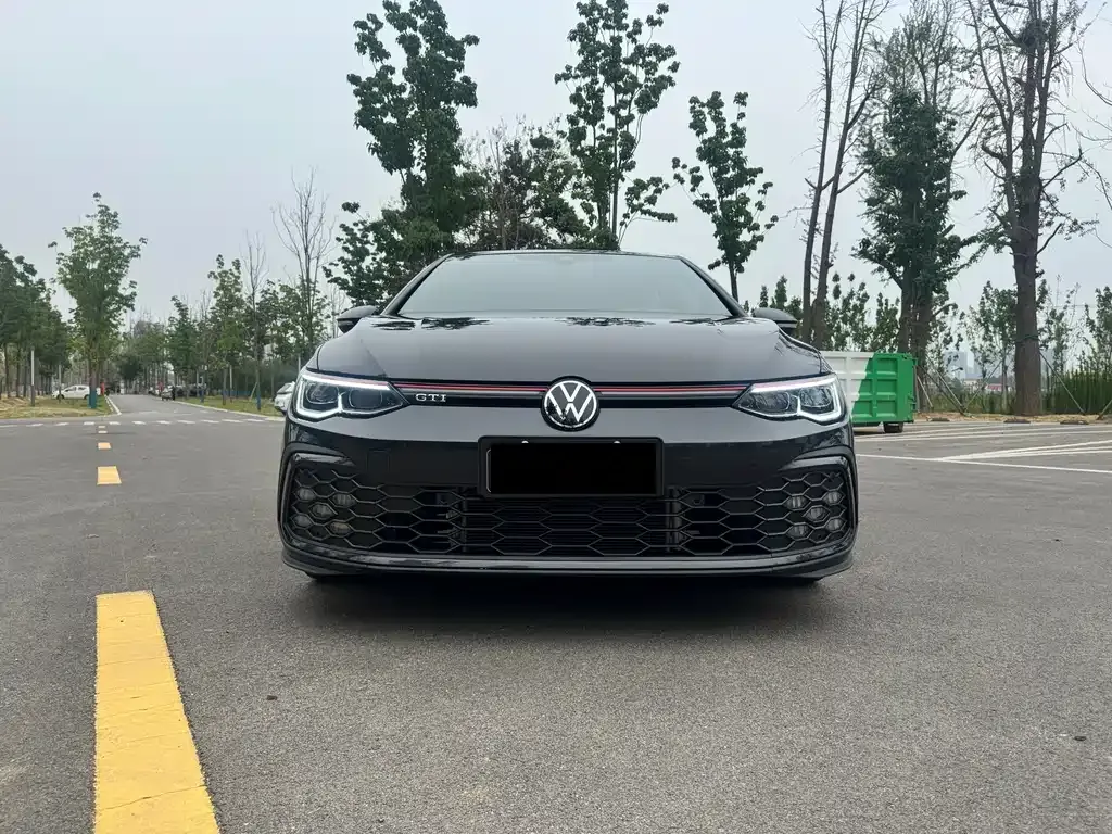 Volkswagen Golf GTI — фото 10