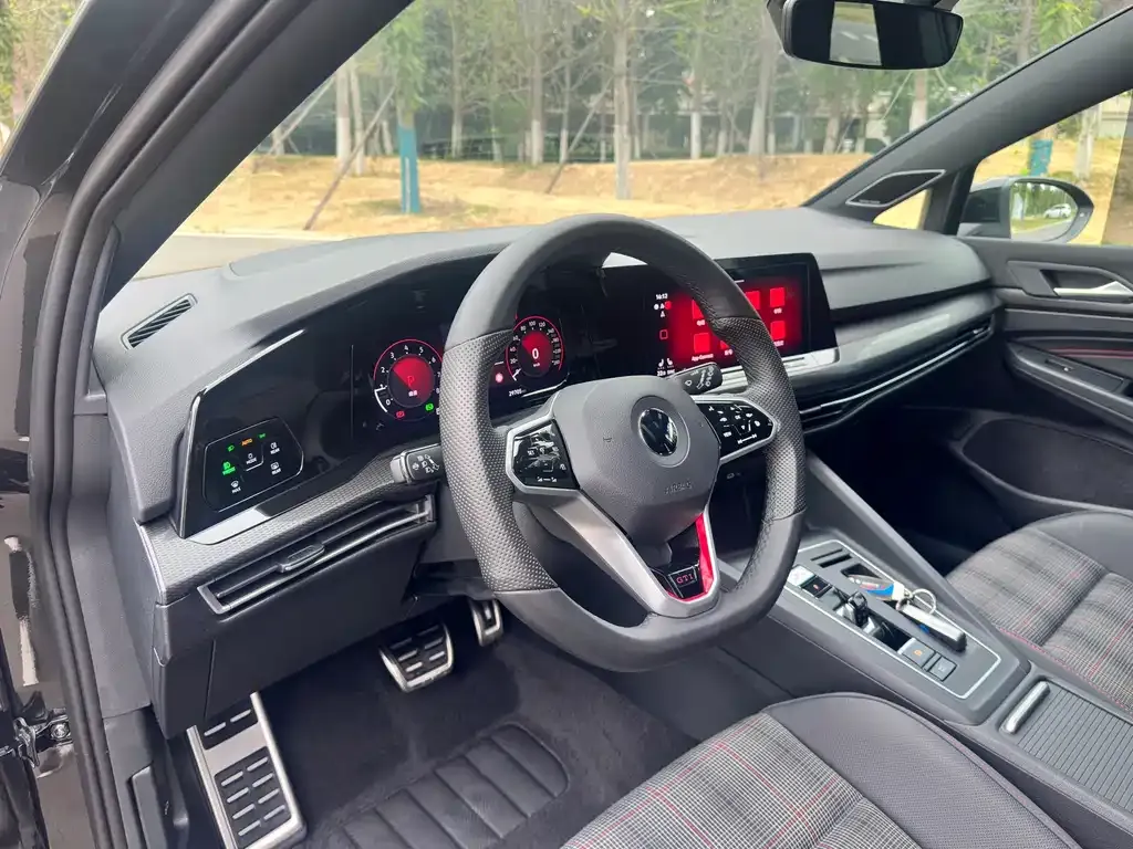 Volkswagen Golf GTI — фото 7