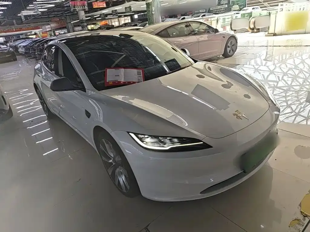 Tesla Model 3 — фото 9