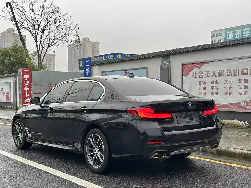 BMW 5 Series — фото 6