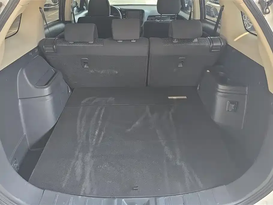 Mitsubishi Outlander — фото 2