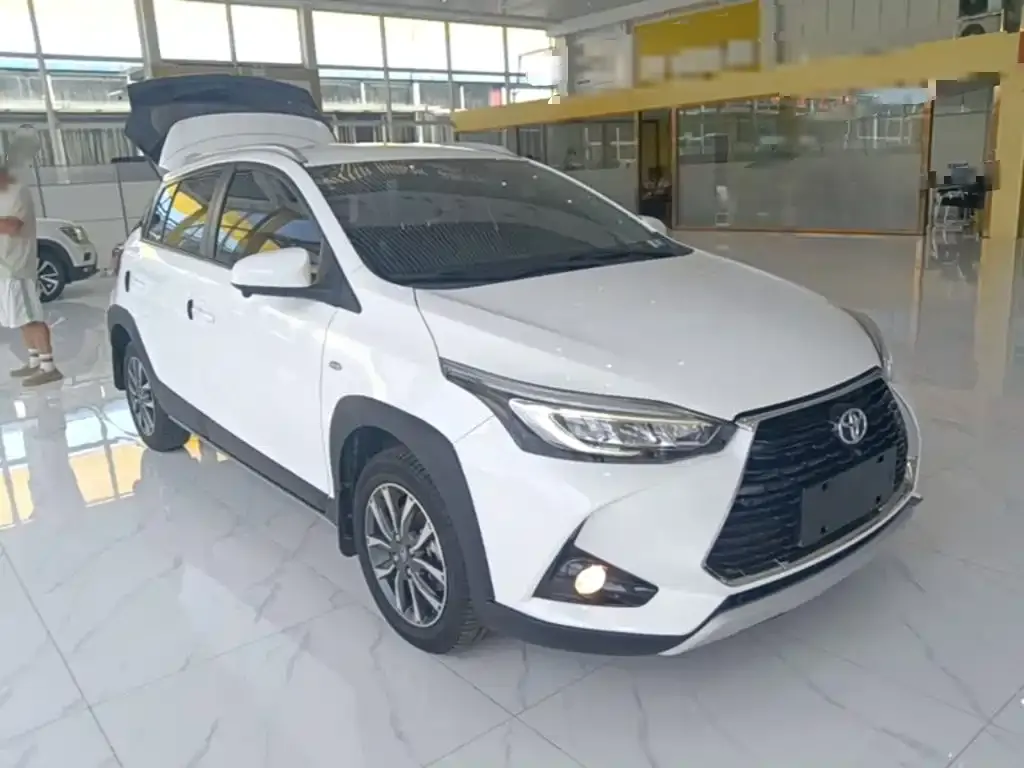 Toyota Yaris L — фото 4