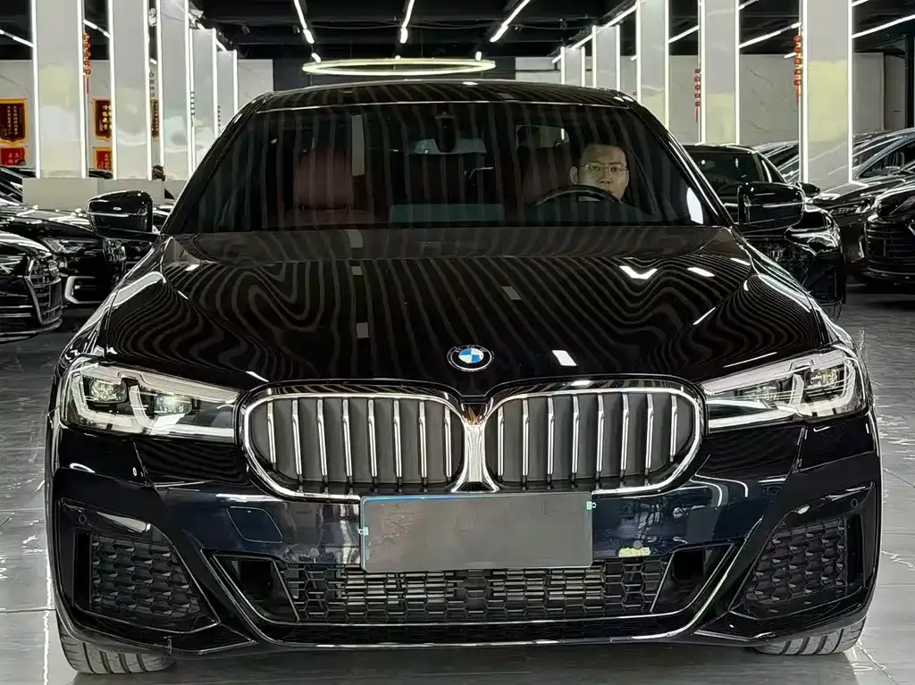 BMW 5 Series — фото 10
