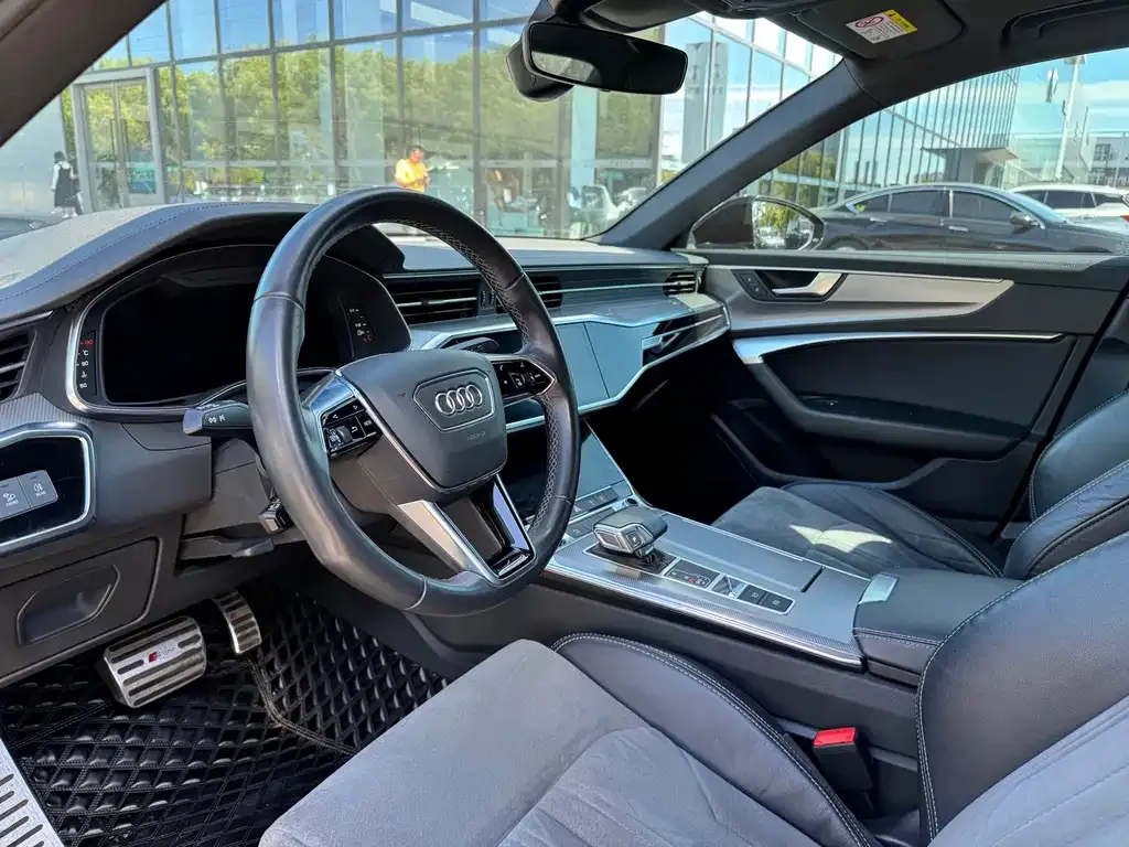 Audi A6L 2022 из CN, фото 6
