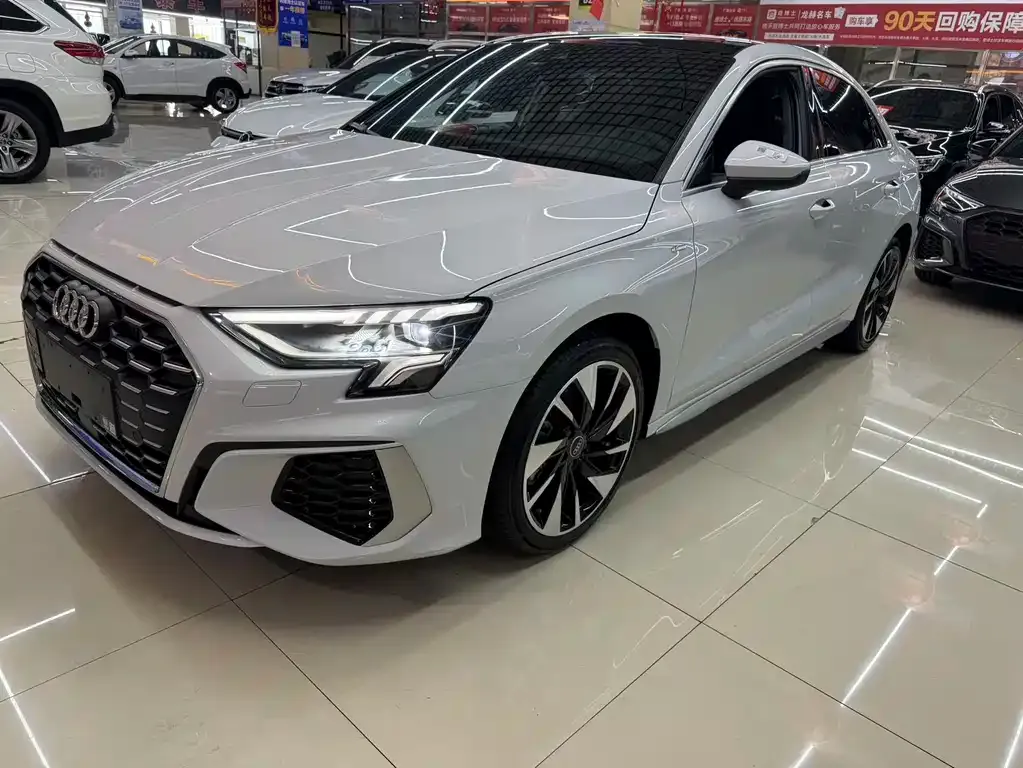Audi A3 — фото 1