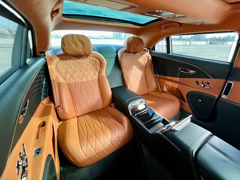 Bentley Flying Spur — фото 10