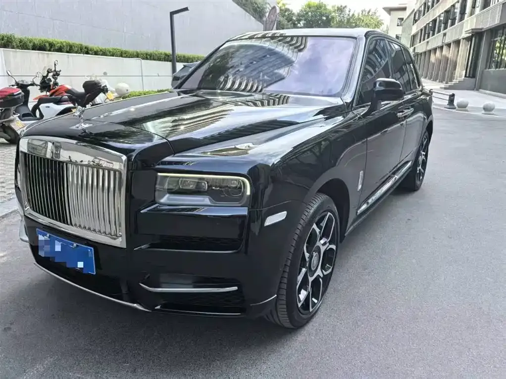 Rolls-Royce Cullinan — фото 1