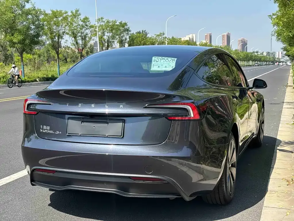 Tesla Model 3 — фото 6