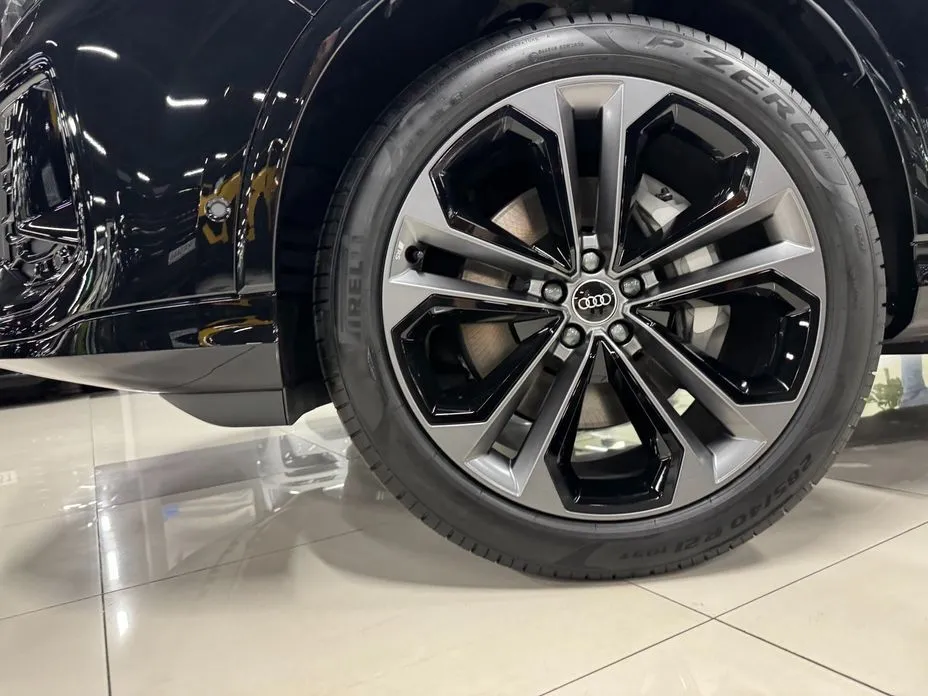 Audi Q7 2026 из KR, фото 8