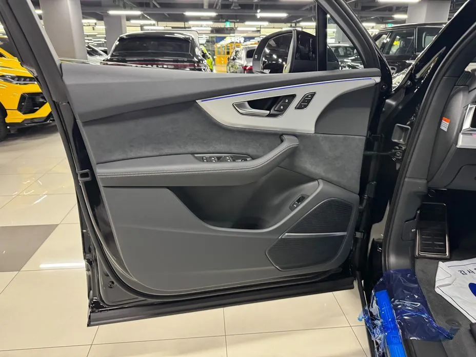 Audi Q7 2026 из KR, фото 10