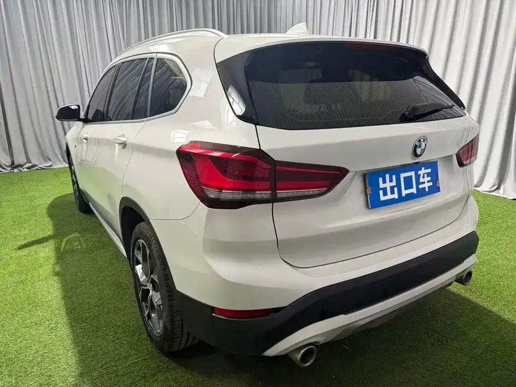 BMW X1 — фото 10