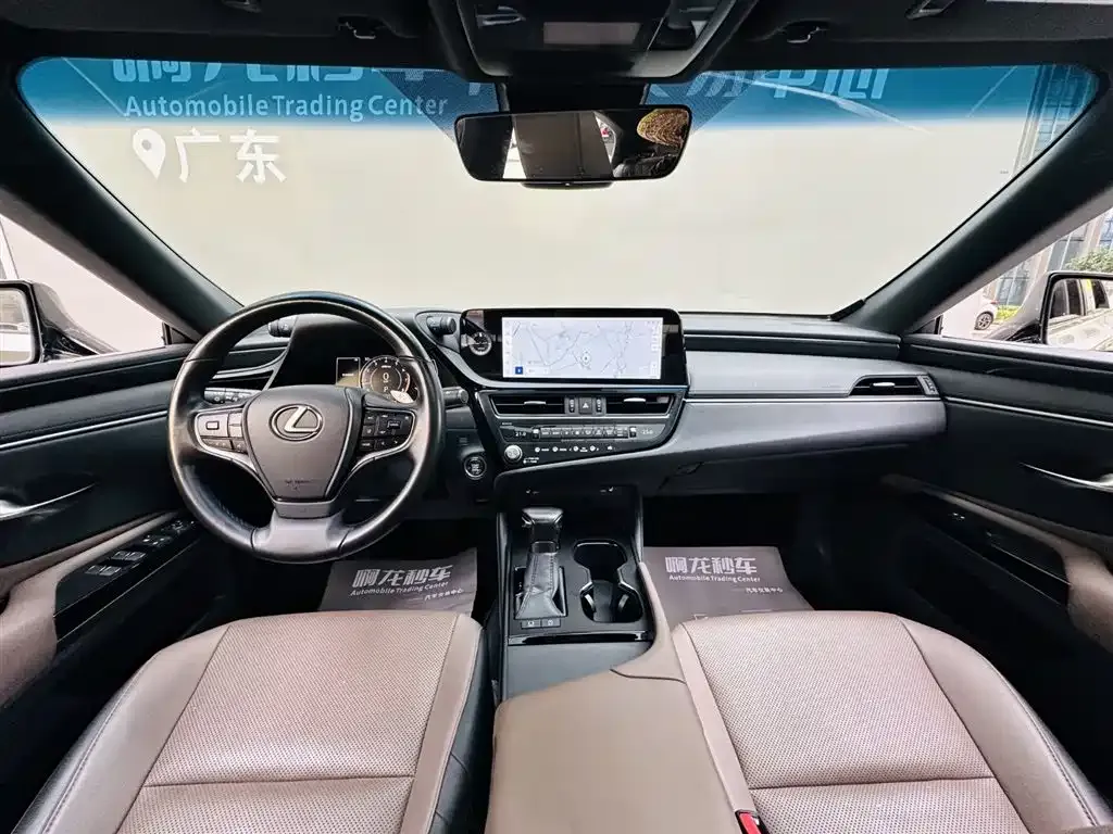 Lexus ES — фото 4