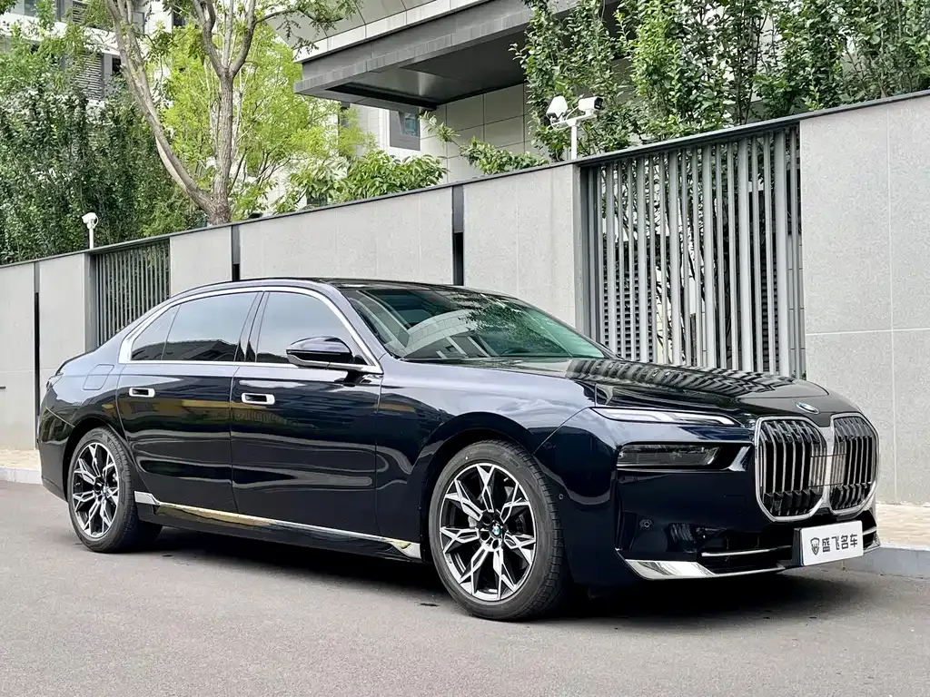 BMW 7 Series — фото 6