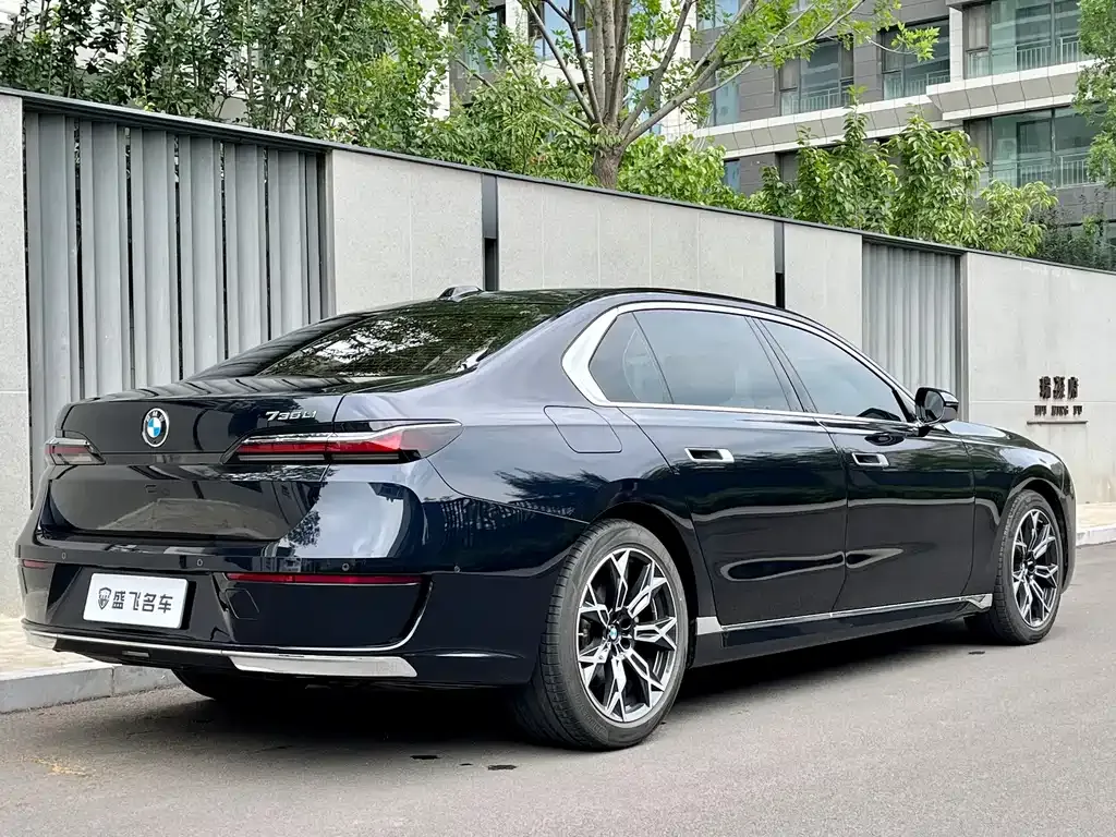 BMW 7 Series — фото 5