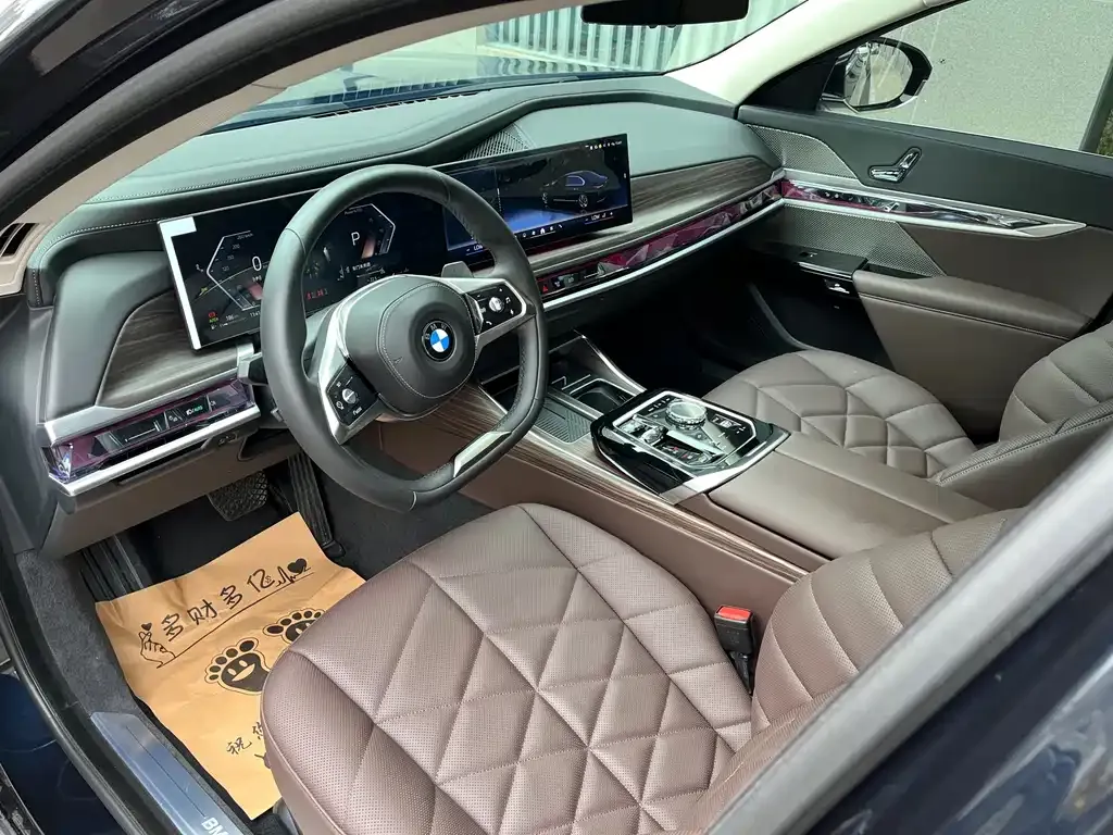 BMW 7 Series — фото 4
