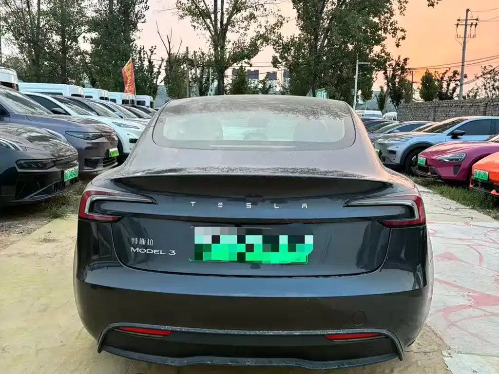 Tesla Model 3 — фото 4