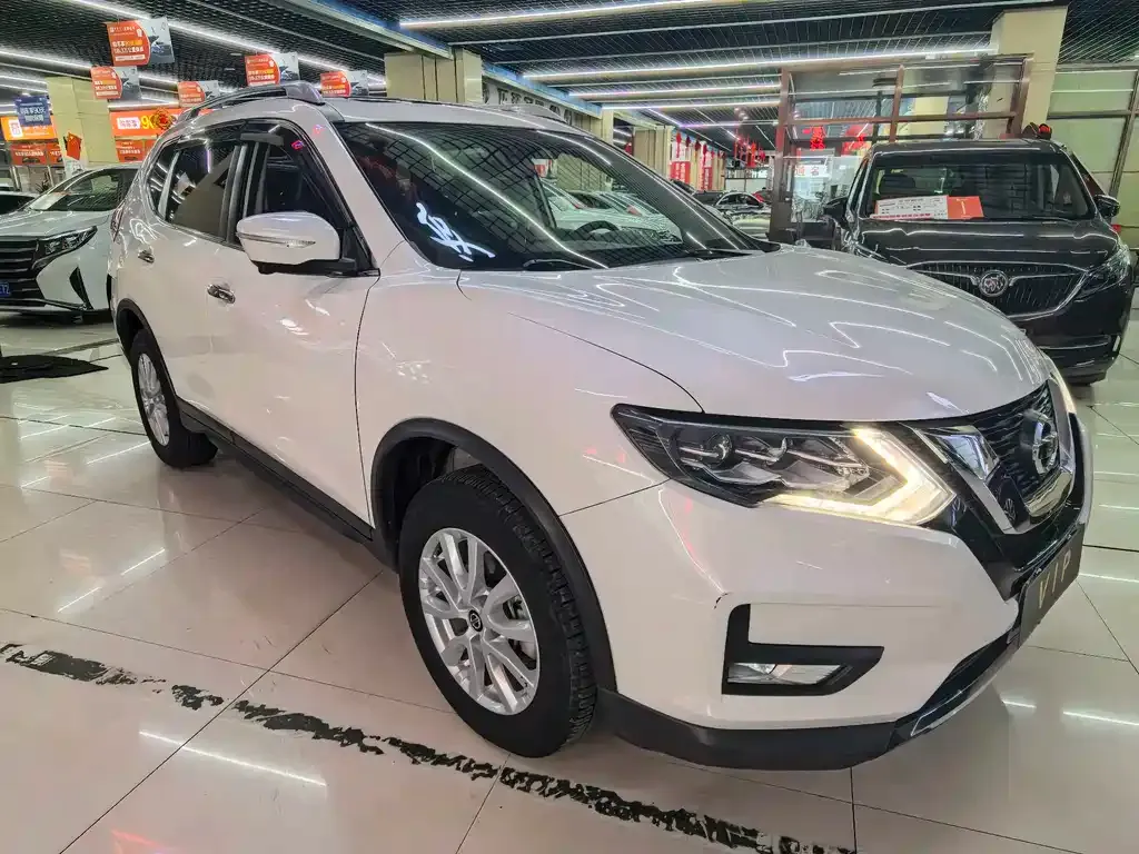 Nissan X-Trail — фото 10
