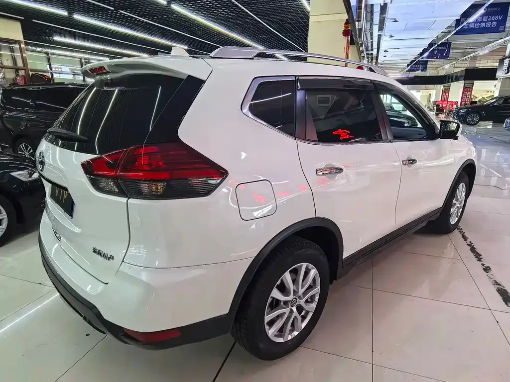 Nissan X-Trail — фото 9