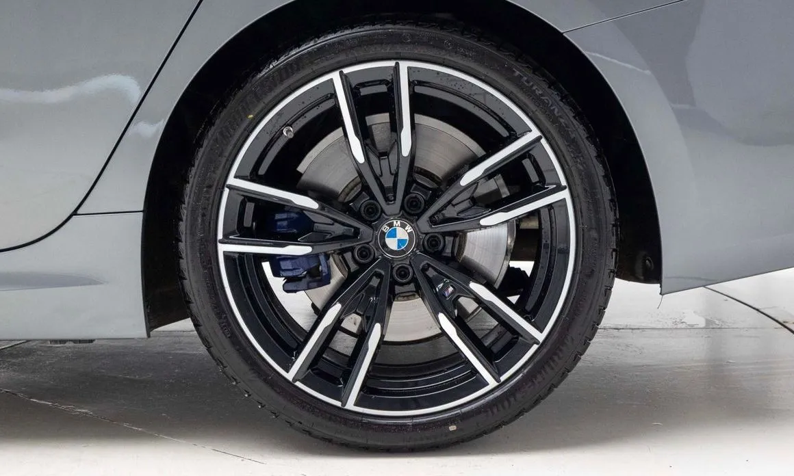 BMW 3-Series 2024 из KR, фото 3