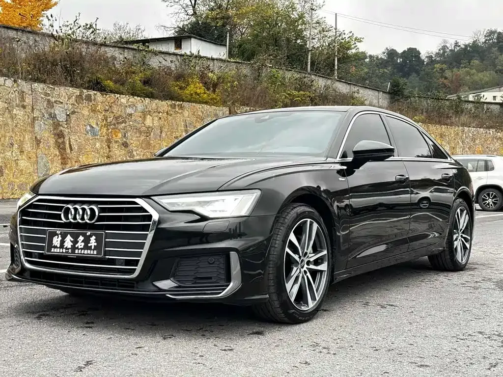 Audi A6L — фото 1