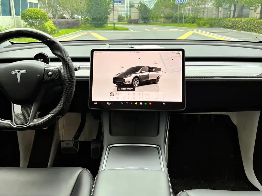 Tesla Model Y — фото 4