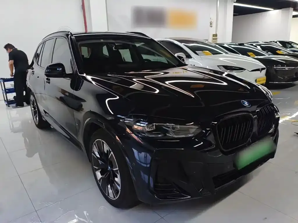 BMW iX3 — фото 6