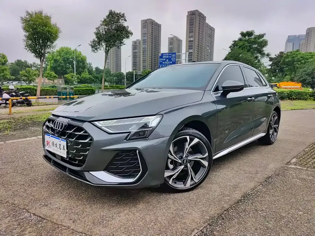 Audi A3 — фото 1
