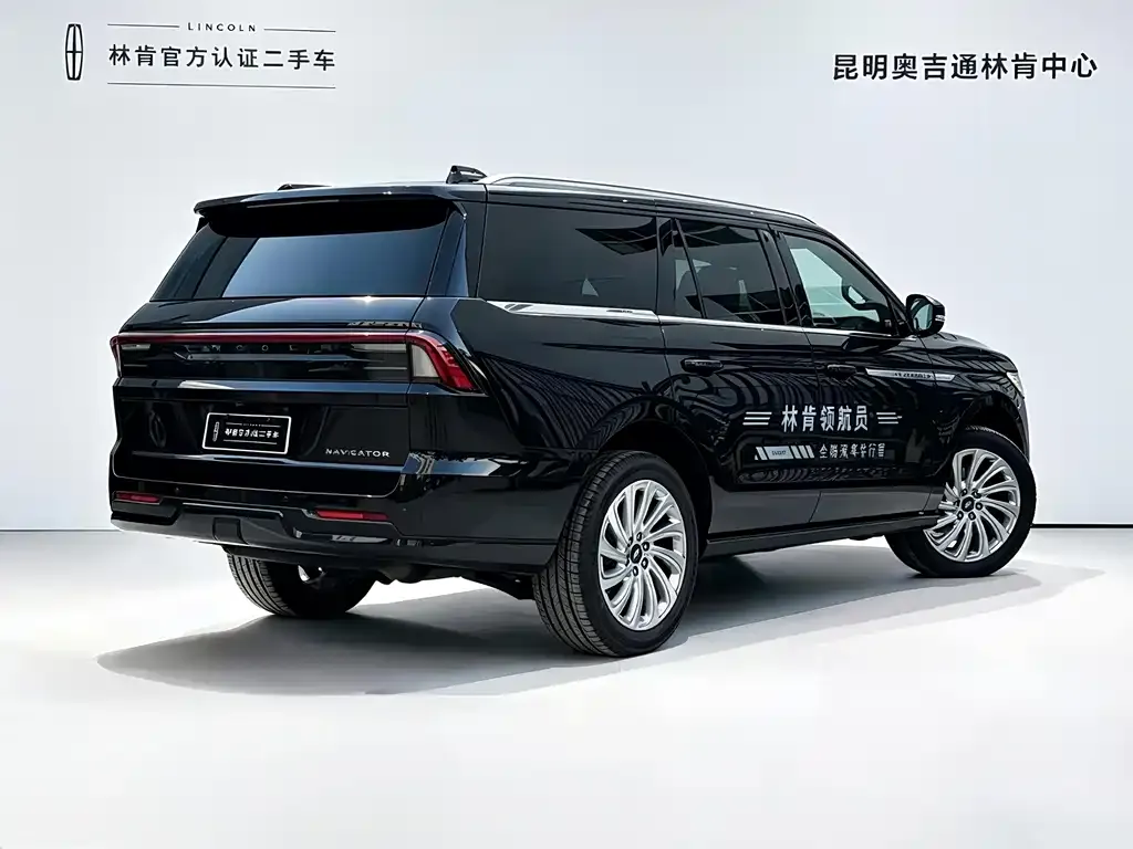 Lincoln Navigator — фото 9