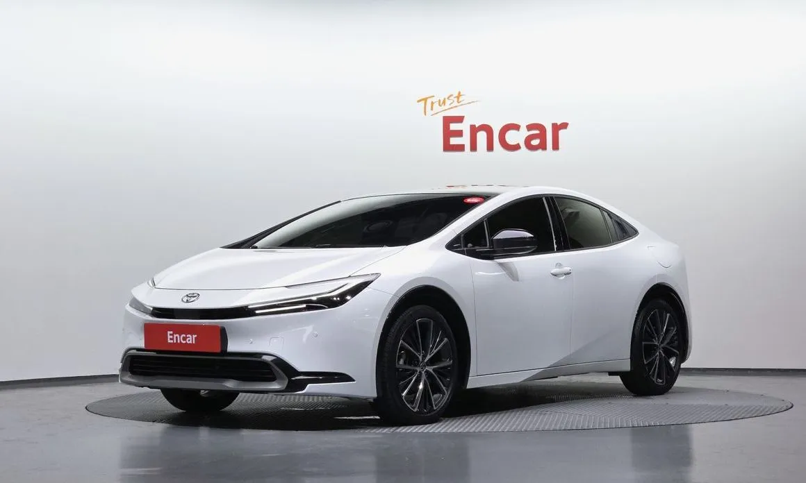 Toyota Prius — фото 1