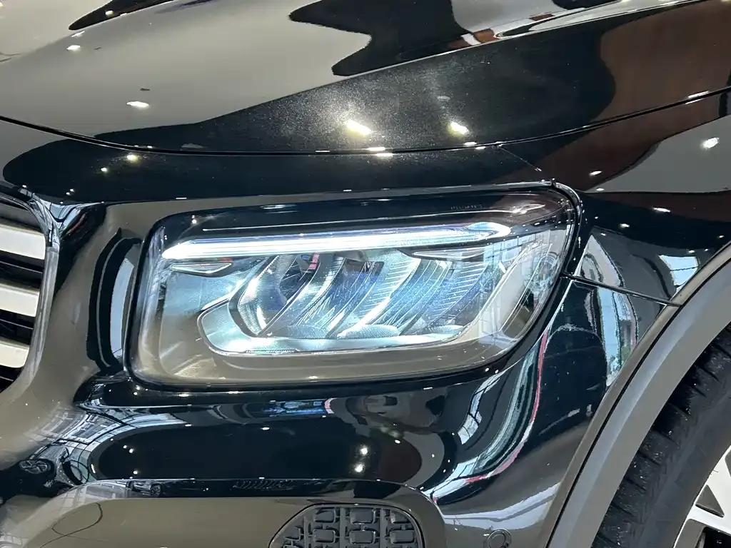 Mercedes-Benz GLB — фото 7