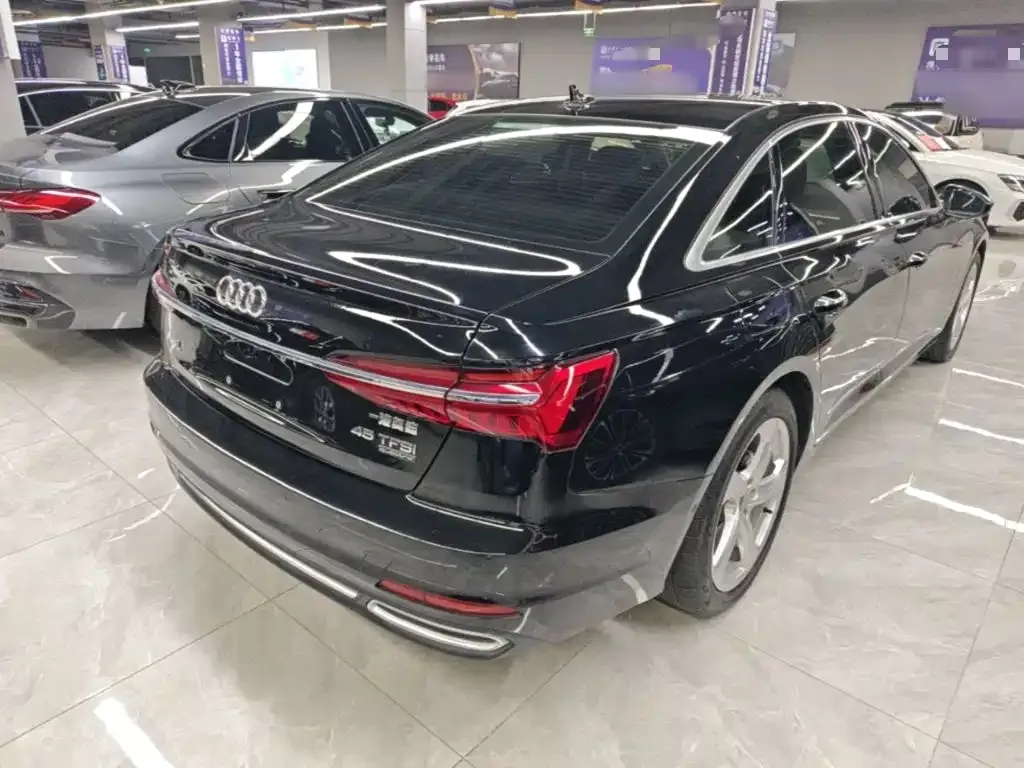 Audi A6L — фото 10
