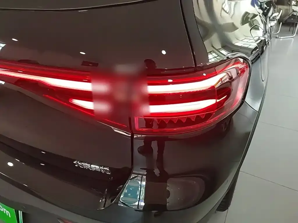 Mercedes-Benz EQB — фото 10