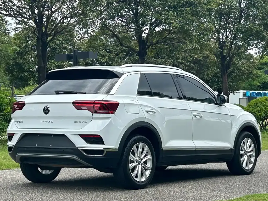 Volkswagen T-Roc — фото 10
