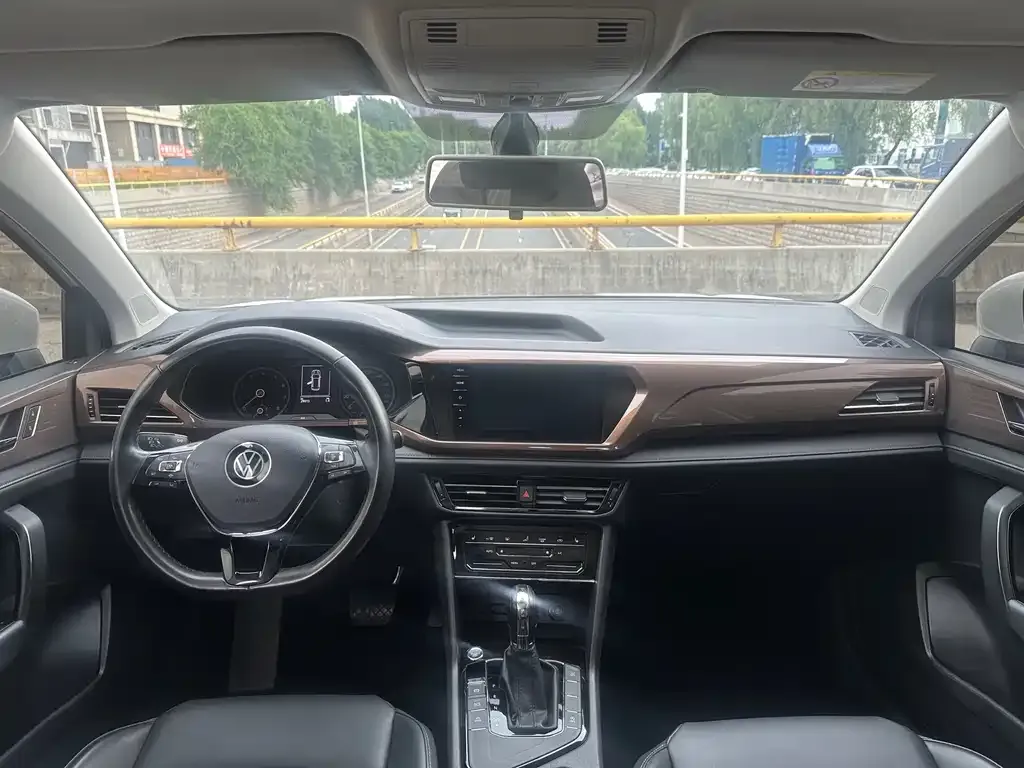 Volkswagen Tharu — фото 7