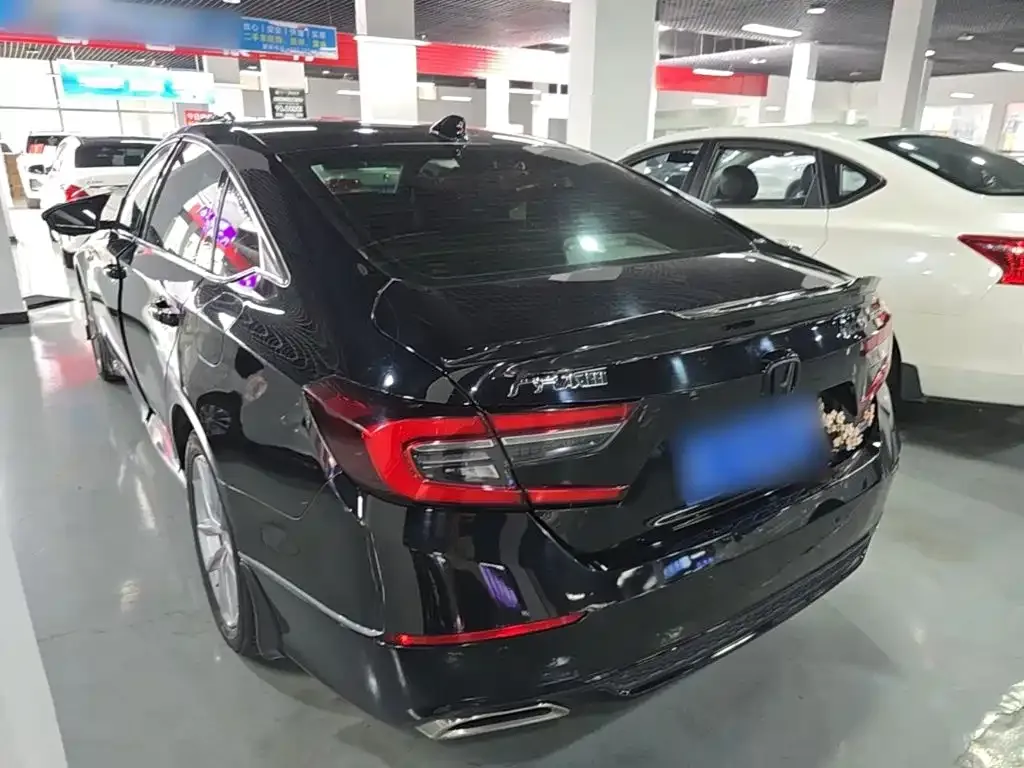 Honda Accord — фото 9