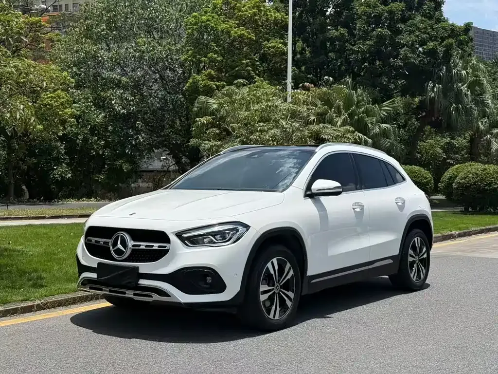 Mercedes-Benz GLA — фото 1