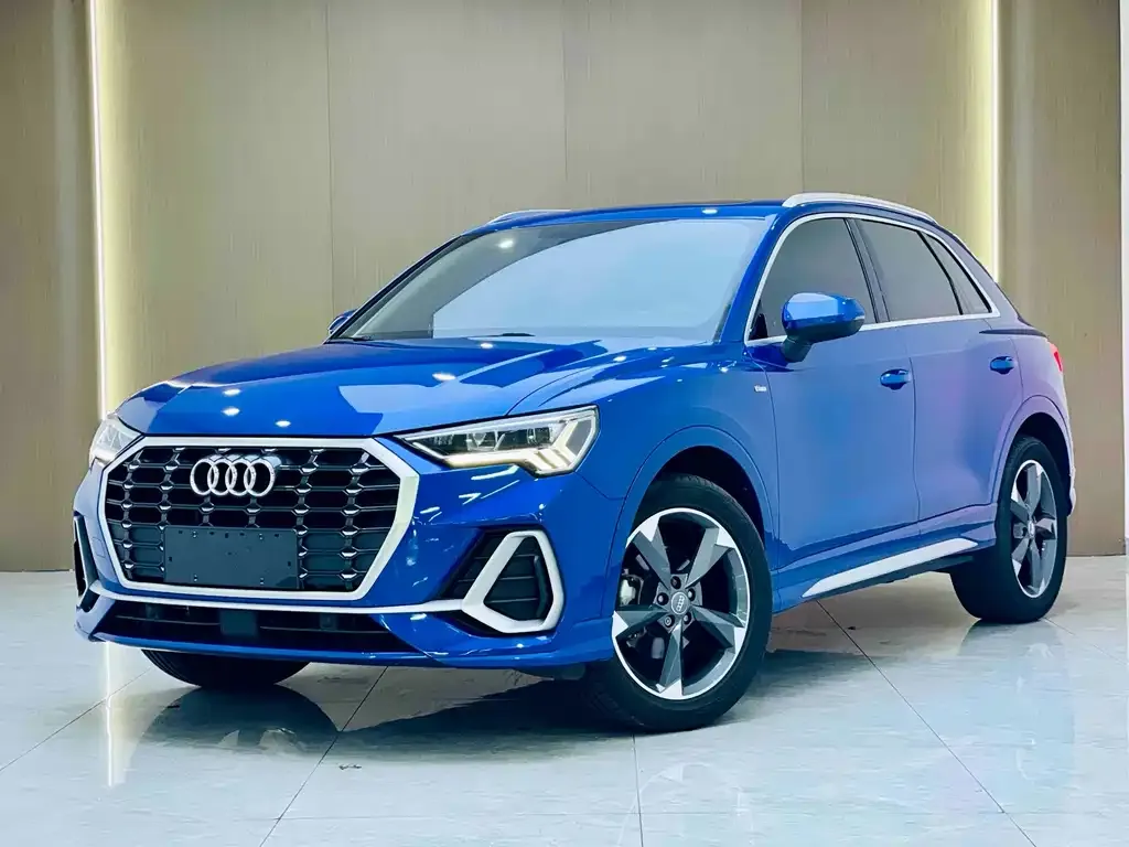 Audi Q3 — фото 1