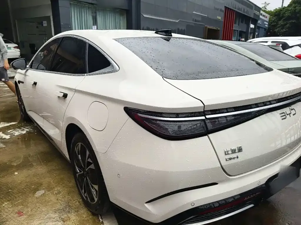 BYD Seal 07 DM-i — фото 7