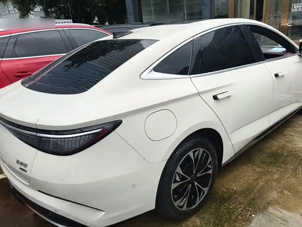 BYD Seal 07 DM-i — фото 2