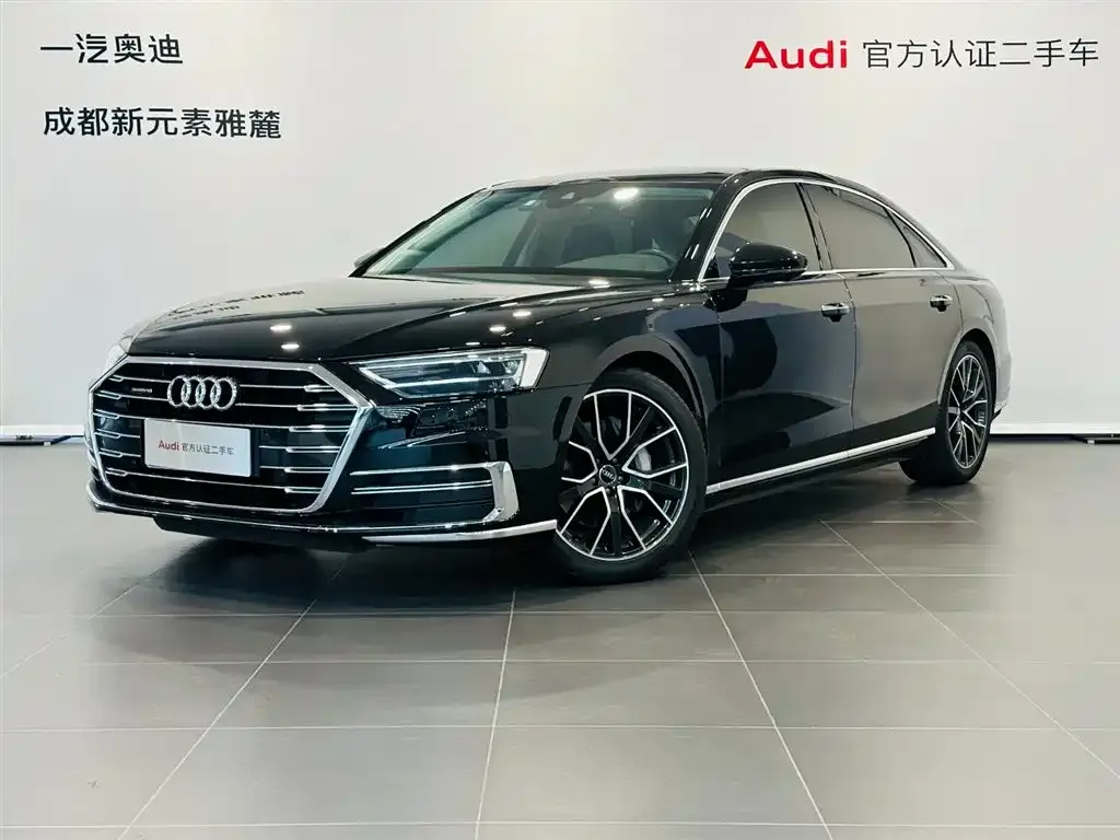Audi A8 — фото 1