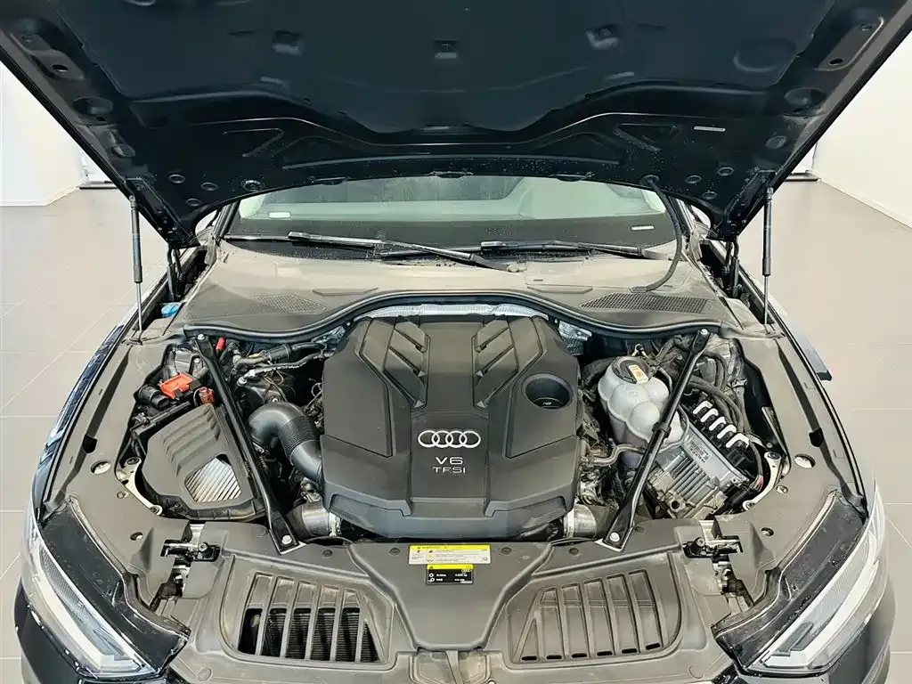 Audi A8 — фото 4