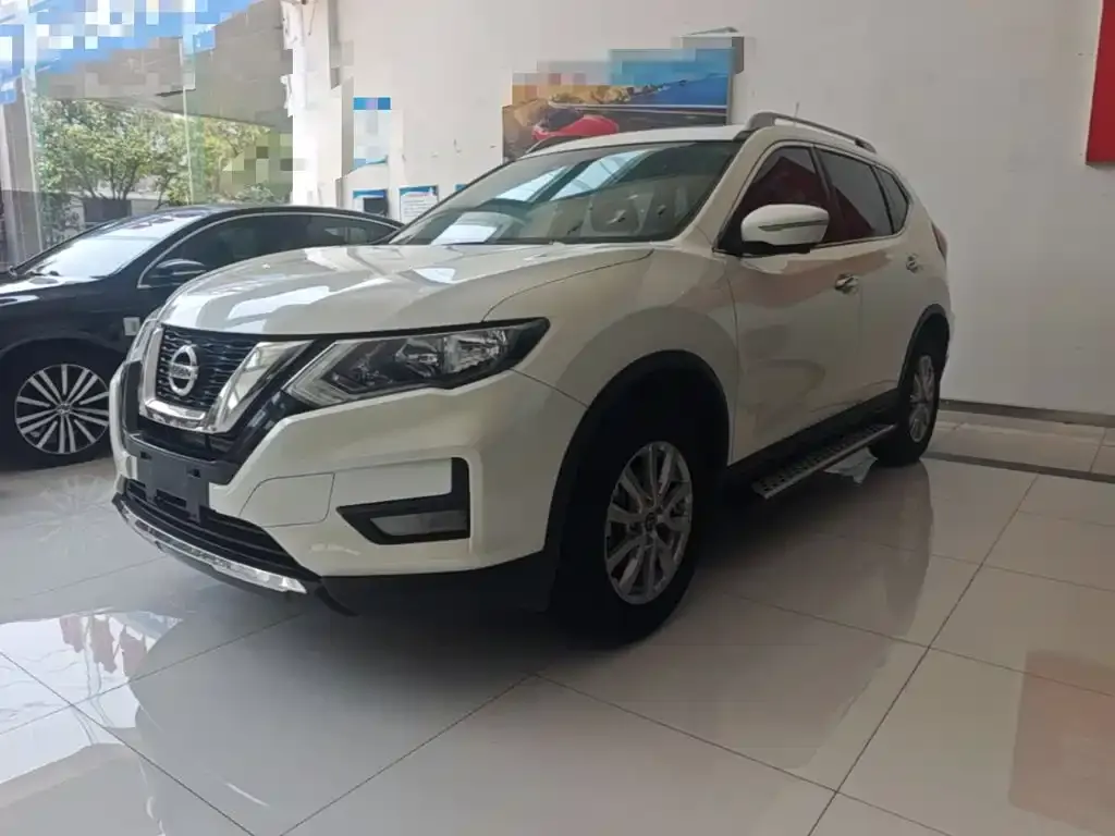 Nissan X-Trail — фото 1