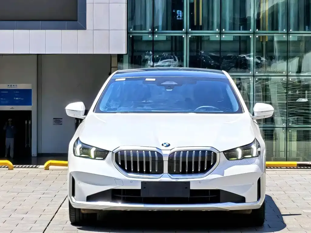 BMW 5 Series — фото 3